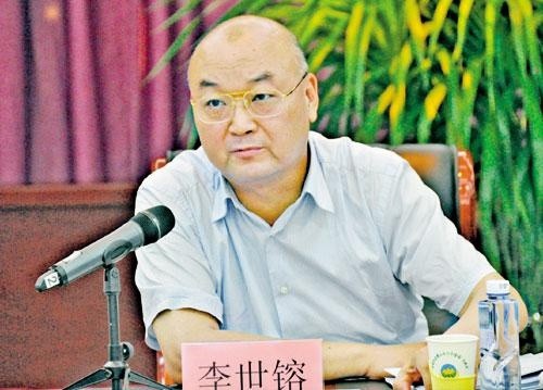 75岁官员与已故市长儿子的故事，人生波折揭秘