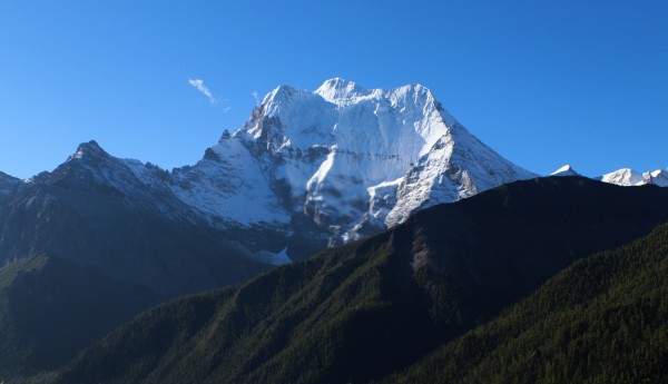 甘孜雪山遇难中学体育老师，英雄生命的奉献与致敬