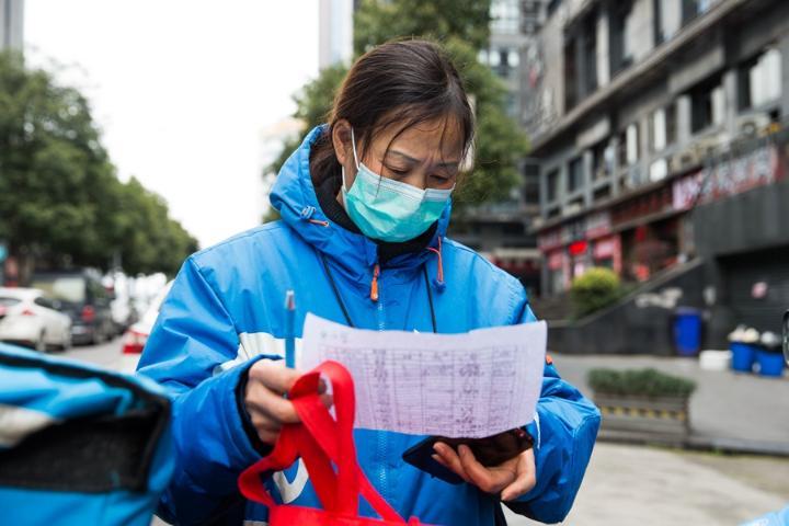 外卖背后的真相揭秘，制作环境与骑手心声探秘